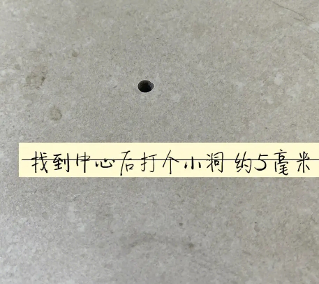 银川瓷砖空鼓维修公司专业解答在瓷砖铺贴过程中，如果砂料搅拌不均匀，将会带来以下问题